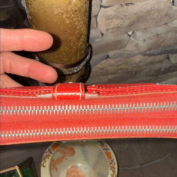 Dooney & Bourke Scarlet Leather double Zip Wallet - Picture 5 of 11